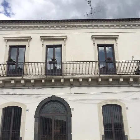 Domus Giuliae * Trecastagni